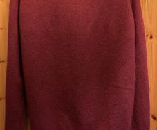 Round neck jumper. Size Large. New. 100% Lambswool.