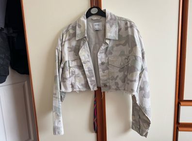 Cropped denim jacket, size S