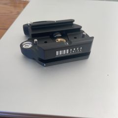 Arca-Swiss Quickset FlipLock Device with 1/4"-20 and 3/8"-16 Thread (60mm)