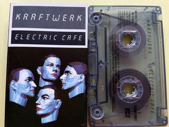 Kraftwerk  |  E L E C T R I C  C A F E