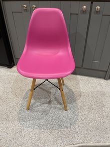 6 Chairs - Eames Style