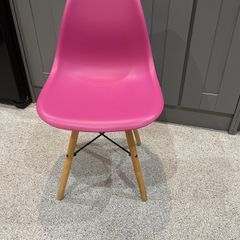 6 Chairs - Eames Style