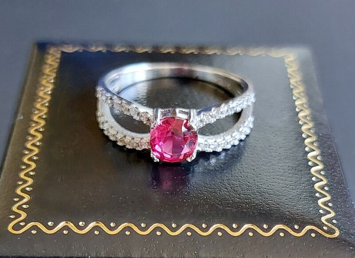 925 Ladies Sterling Silver Ruby Coloured Gemstone Ring