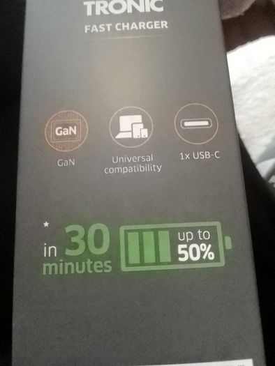 Fast phone plug charger