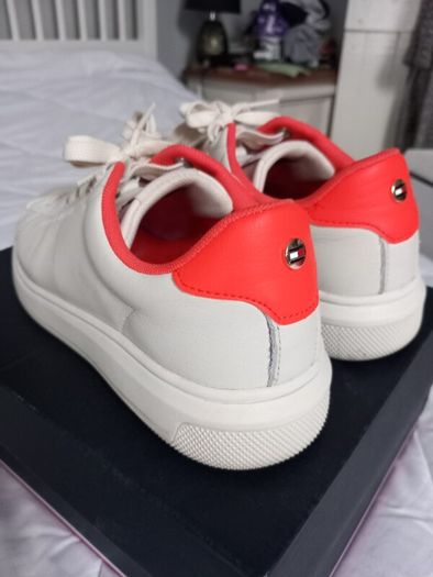 tommy hilfiger trainers