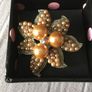 brooch peach colored pearl Image 2