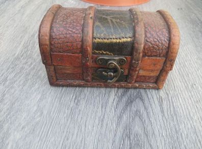 Rare Vintage Wooden Trinket Box