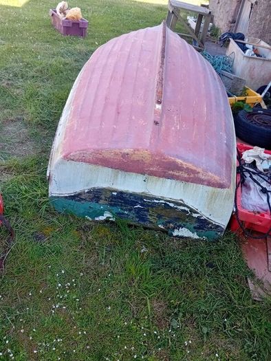 Yamaha 6 HP 4 stroke engine and 13 foot punt.