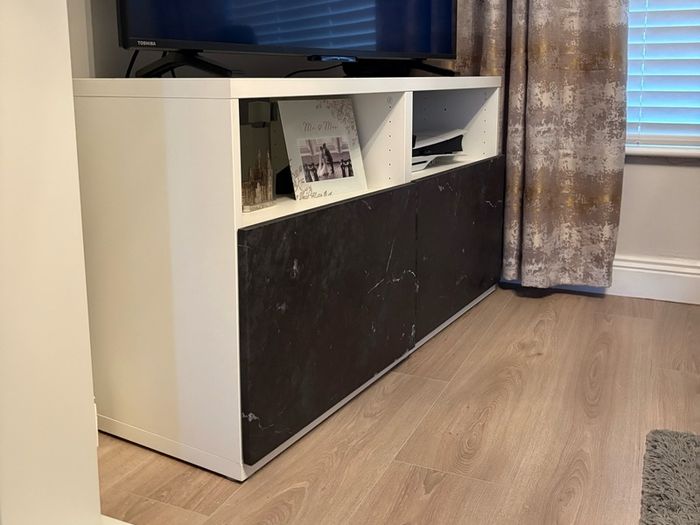 tv bench