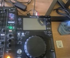 1x Pioneer Xdj 700