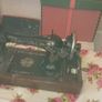 2 X singer sewing machines Image 6