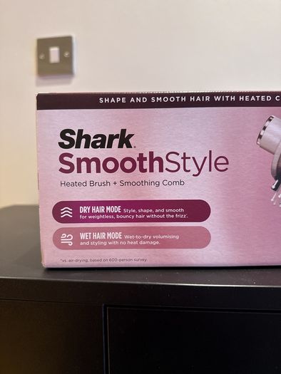 Brand New Shark SmoothStyle Heated Brush + Smoothing Comb