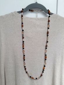 Brown tone bead necklace
