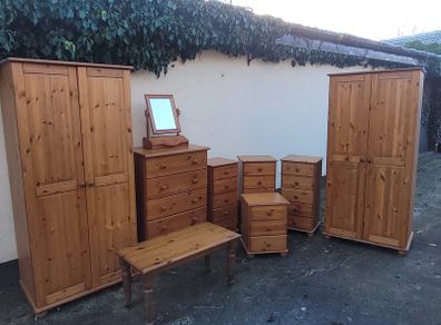 Set of bedroom furniture