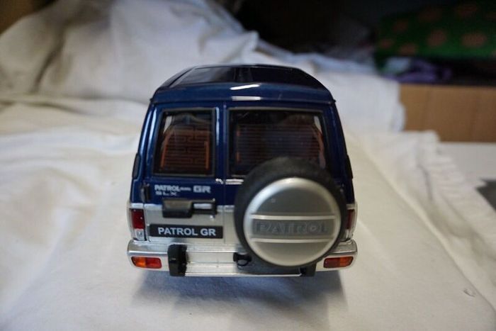 Nissan Patrol Gr Blue Th1 & Silver Kj1 1992 - Very Rare - Ottomobile - 1/18 - New In Box