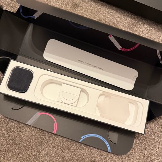 Apple Watch Series 5 Nike 44mm GPS Space Grey with Black Nike Sport Band