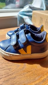 Veja toddler trainers