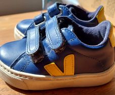 Veja toddler trainers