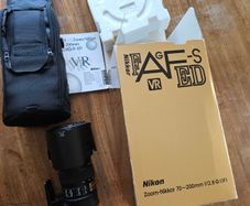 Nikon 70-200mm f/2.8 VR - Excellent Condition