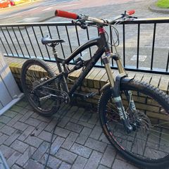Santa Cruz Nomad 2 downhill