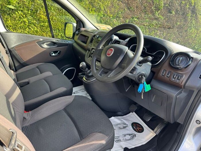 Lwb twin sliding door Fiat Talento