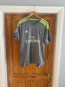 Real Madrid Jersey  with Ronaldo 7 at the back