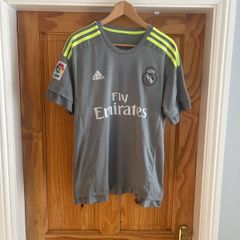 Real Madrid Jersey  with Ronaldo 7 at the back