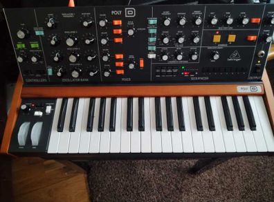 Behringer Poly D