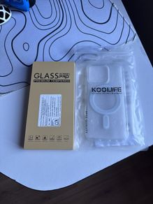 iPhone 16 pro protective case and screen protector