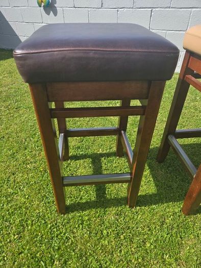 High Quality Large Leather Top Bar Stools
