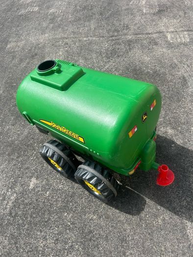 John Deere Water Tanker
