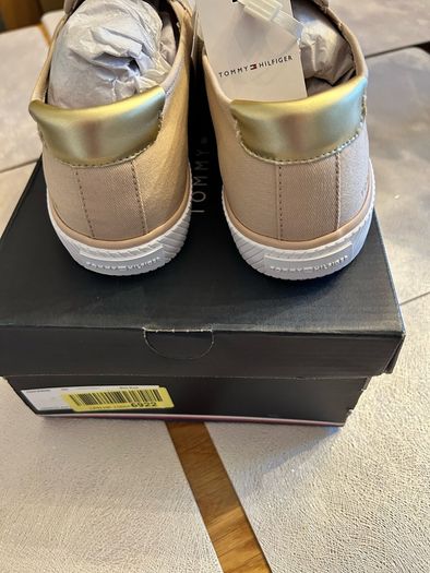 Tommy Hilfiger womens canvas shoes 7.5UK 42EU