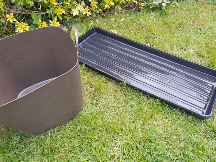 2 x large 40 l flexible tubes 1 tomato strawberry planter and large tray