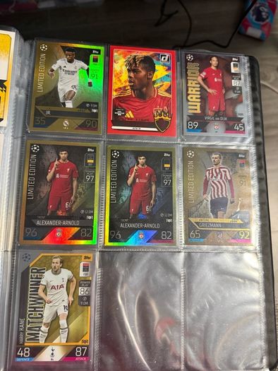 football cards + binders (offers Welcome )