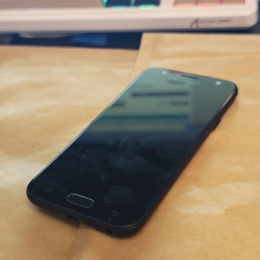 Samsung Galaxy J3 (2017) - 16GB - Black - Locked to 3