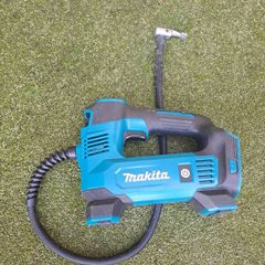 Makita DMP180 (DMP180Z) 18V LXT Cordless Inflator.