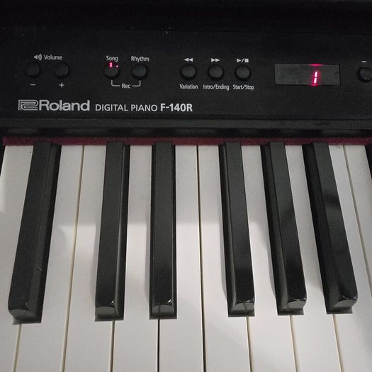 Digital piano Roland  F140r