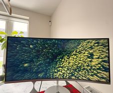 Samsung 34" Thunderbolt 3 Curved Monitor with Ultra-wide Screen CJ79