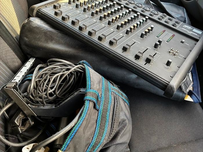 Peavey Unity Series 1000 12-Channel Audio Mixer