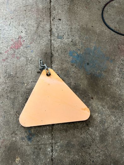 Triangle wheel clamp