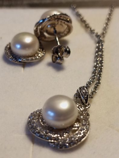 Bargain.Sterling Silver Cultured Pearl and Natural Zircon Pendant and Earrings Set