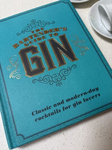 The Bartenders Guide to Gin - Modern Day Cocktails and 2 Free Hendricks Gin Cups and Saucers