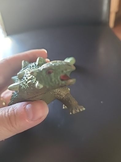Euoplocephalus Toy Dinosaur Animal Figure