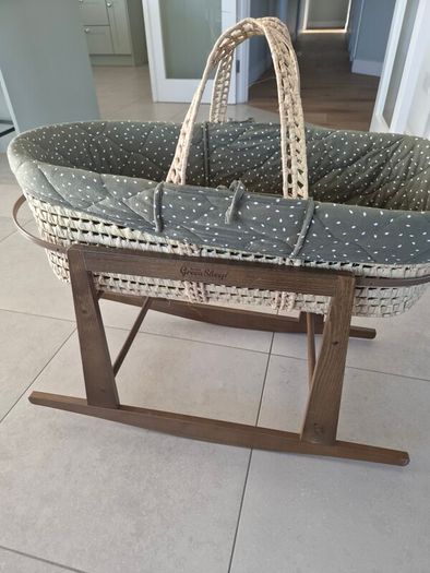 Little Green Sheep Moses Basket and Rocking Stand