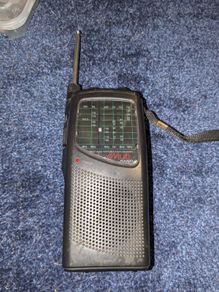 Vintage multiband handheld radio receiver