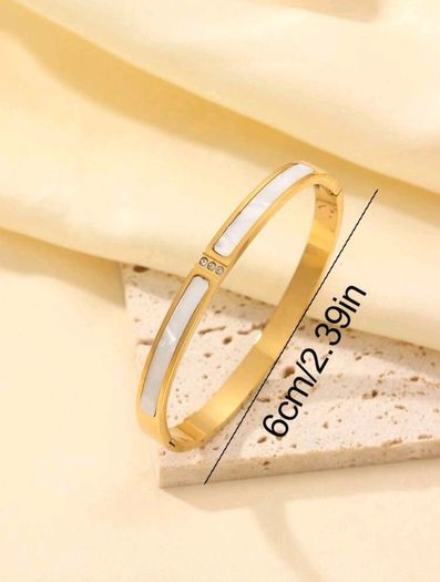Gold colour bangle