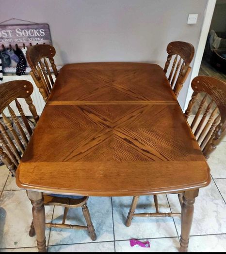 wooden extendable table