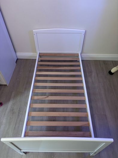 White Wooden Cot Bed / Toddler Bed