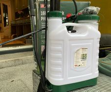 Backpack pressure sprayer 16l