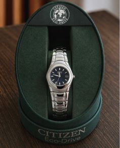 Vintage Citizen Eco Watch With Case NEW CONDITION